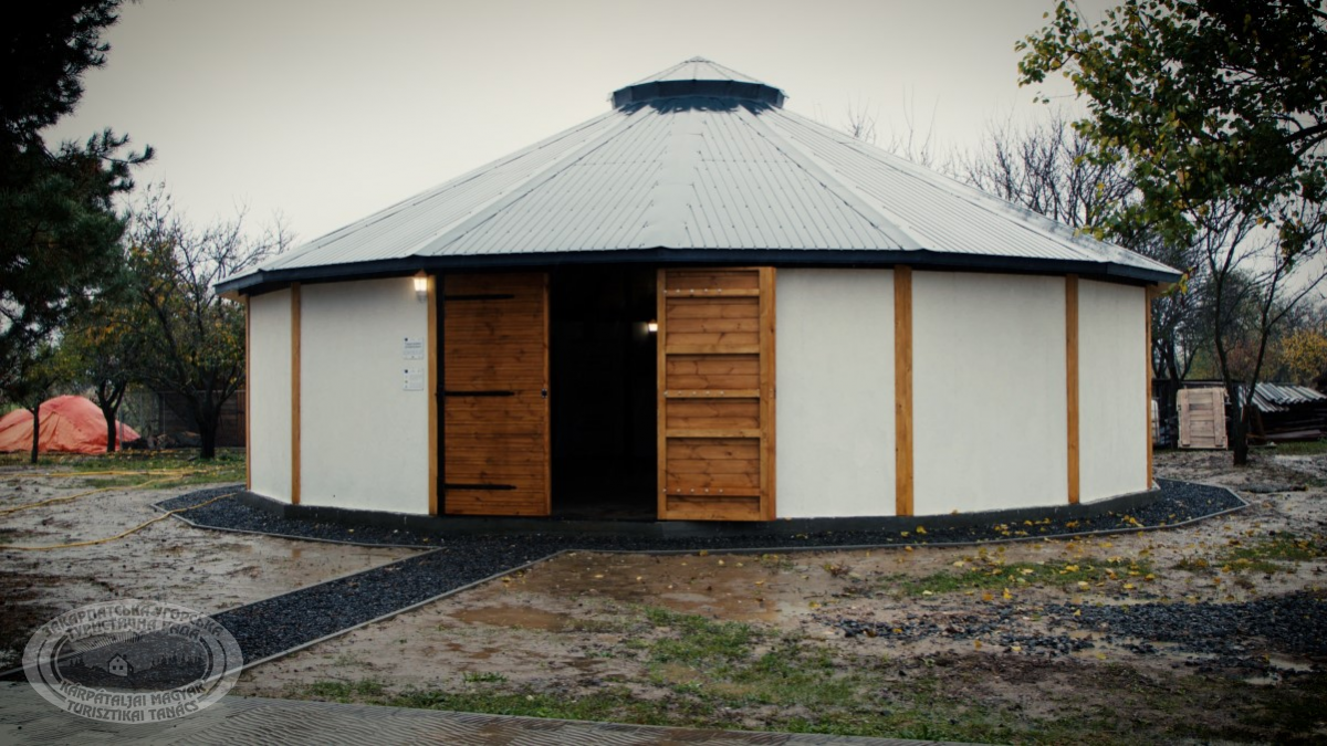 Путівник для туристів  село Чома та його околиці